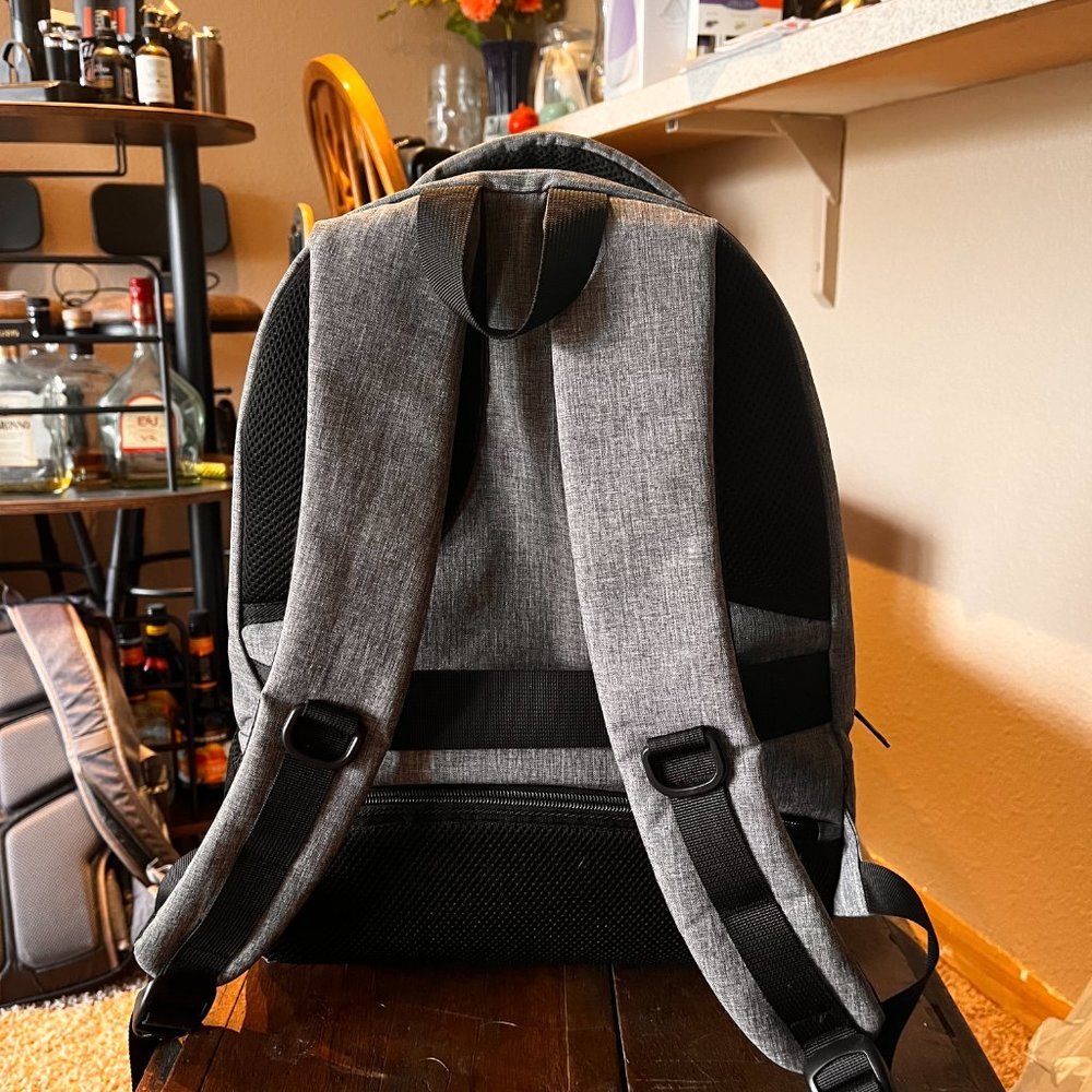 Matein Backpack - Picture 3 of 6